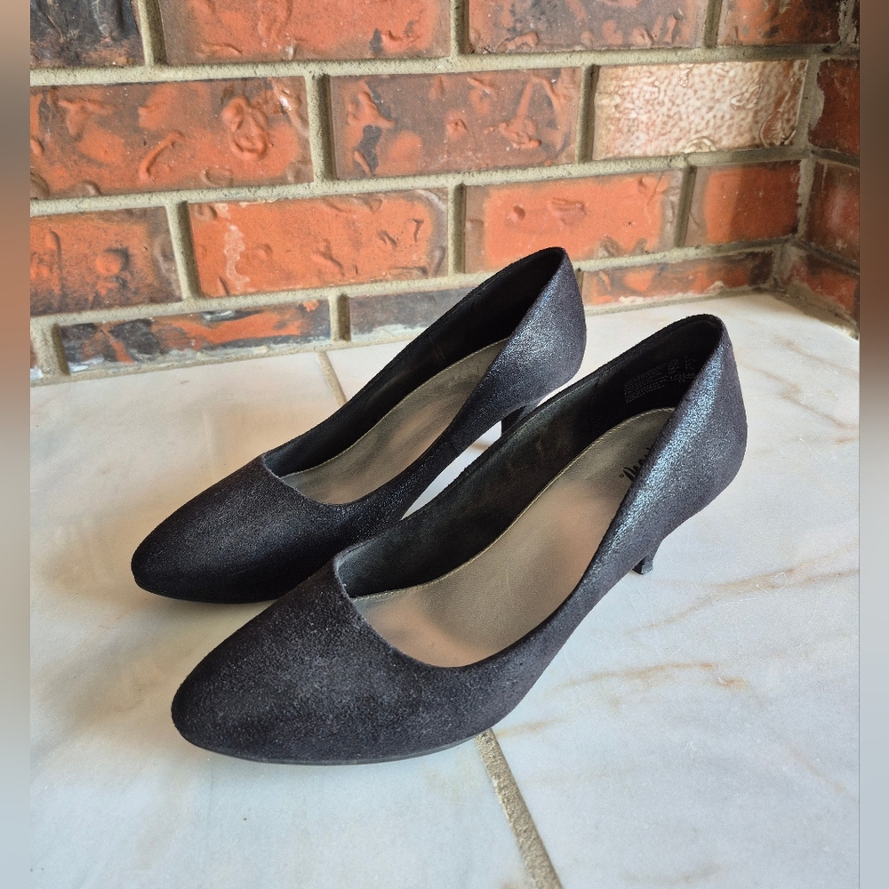 Fioni Shoes Round Toe Black Pumps Heels Size 9
